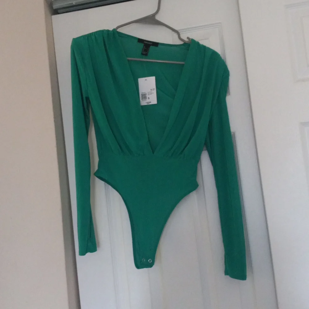 NWT Green Bodysuit Forever 21 size small - Picture 9 of 11